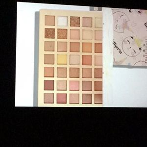 Eye shadow palette